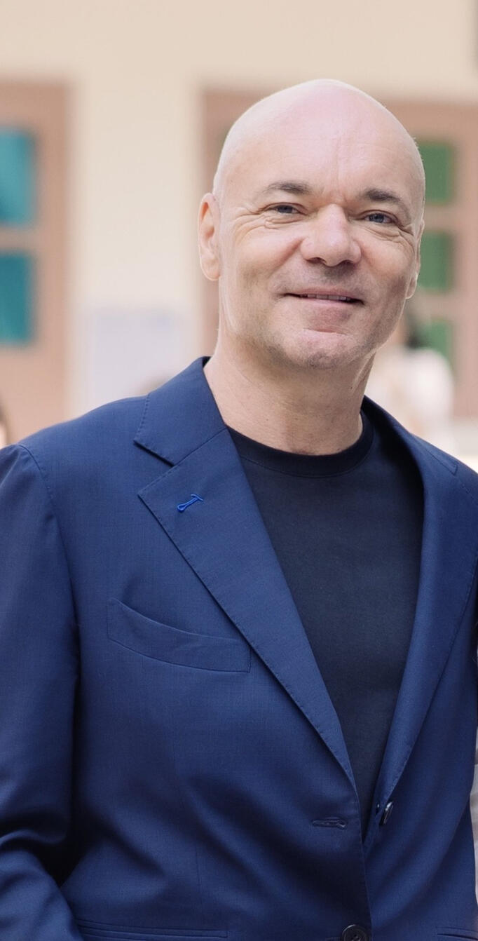Michael Heckers Senior Brand Consultant & Creative Director Michael Heckers Senior Brand Consultant, Markenberatung